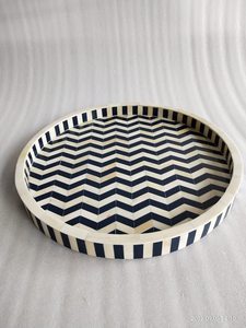 Plateau rond en os de buffle avec incrustation MOP, couleur personnalisée, motif chevron, artisanat naturel, écologique, style traditionnel pour la décoration de la maison - Product Image 5