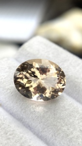 Pierre naturelle certifiée Morganite taille ovale avec une couleur et un lustre excellents, Beryl naturel 5,46 carats, nette à la loupe - Product Image 5