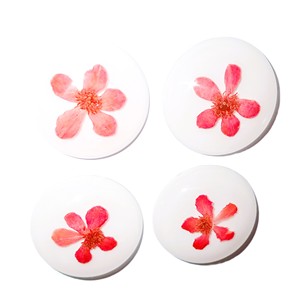 Viola Herb Flower - Espécimen de Planta Real en Cabujón de Plástico Redondo de 35x35 mm, Base Plana Blanca para Manualidades y Joyería - Product Image 1