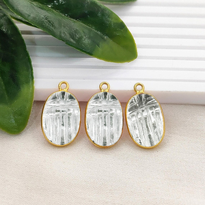 Colgante de mariposa tallada en oro laminado hecho a mano con bisel, colgante de escarabajo con gema, colgante de mariquita tallada en piedra natural, proveedor de joyería - Product Image 2