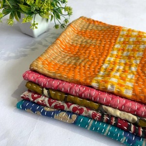 Ensemble de serviettes en tissu Kantha brodé à la main, multicolores, en coton, pour la table, la cuisine, la décoration, réutilisables, pour les fêtes, pour la maison - Product Image 1