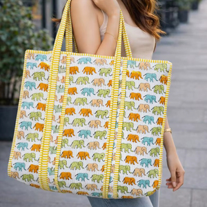 Bolsa de Mano Personalizada para Mujer, Forro de Algodón Acolchado con Estampado de Bloques, Opciones de Venta al Por Mayor, Lavable, Organizador para Viajes y Compras, Varios Tamaños - Product Image 1