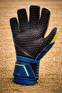 Guantes de Portero de Fútbol con Agarre de Látex, Correa para la Muñeca, Absorción de Impactos, Colores Personalizados para Equipos, Fabricación OEM - Product Image 4