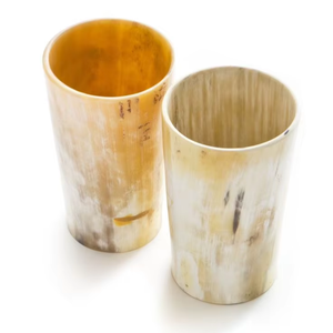 Copa de Cerveza en Forma de Cuerno, Hecha a Mano con Cuerno de Buey Real, Color Natural, con Base, para Vino Tinto - Product Image 1