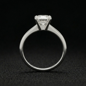 แหวนเพชรหรูหราสำหรับผู้หญิง ทองคำขาว 14k รับรองโดย IGI ประดับเพชรแบบฝังหนามเตย เหมาะสำหรับงานแต่งงานและงานเลี้ยง - Product Image 3