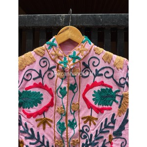 Chaqueta de algodón rosa, abrigo hecho a mano con bordado Suzani, chaqueta con forro de algodón, atuendos bohemios - Product Image 4