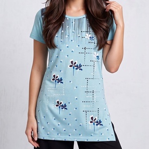 T-shirt en coton pour femme 160 GSM, imprimé floral géométrique, coupe longue, fente latérale, tunique bleue, fabricant de vêtements - Product Image 1