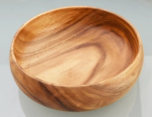 Ensaladera Grande de Madera de Acacia Hecha a Mano con Diseño Moderno, Acabado Pulido, Ecológica, Comercial, Personalizable y en Stock - Product Image 5