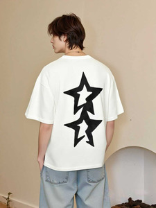 T-shirt blanc à manches courtes pour homme avec logo rouge imprimé, col rond décontracté, jersey en coton, coupe classique - Product Image 2