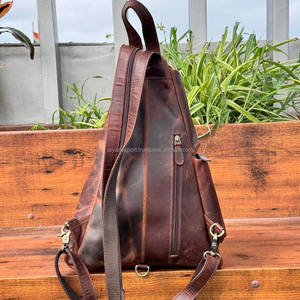 Bolso bandolera de cuero genuino de grano completo hecho a mano, bolso de pecho de cuero con pelo occidental, mochila convertible para Unisex - Product Image 5