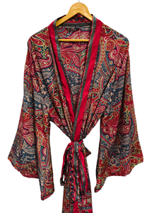 Robe kimono de luxe en soie patchwork, cache-maillot de bain, tenue de nuit, longue robe, kimono indien vintage fait main en soie de sari recyclée - Product Image 1