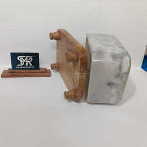 Caja de pañuelos moderna de resina con base de madera, textura de mármol, soporte decorativo para baño, tocador y decoración del hogar. - Product Image 4