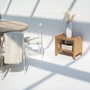 Mesa Auxiliar Vandana Orion Ultra de Ratán con Dos Estantes, Diseño Moderno con Toques Naturales - Product Image 4