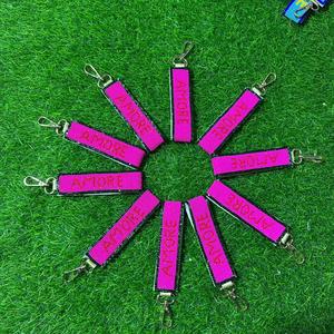 Llavero con correa de pulsera de cuentas de semillas, bordado de tela, con diseños Dolce Amore Ciao Bella Vita, para llaves de coche y colgante de bolso, al por mayor - Product Image 6
