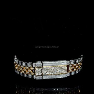 Reloj de Moissanita Bicolor Dorado con Incrustaciones de Diamantes - Reloj de Lujo con Esfera Romana y Diamantes - Reloj Personalizado Premium - Product Image 3