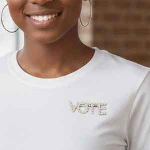 Broche Élective Perle VOTE – Accessoire de Vote Tendance avec Strass et Lettres – Épingle de Revers pour Hommes et Femmes – Bijou pour le Jour du Vote - Product Image 6