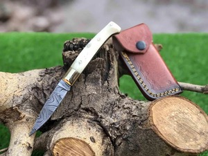 Cuchillo de acero de Damasco con punta curva, mango de marfil y funda de cuero, cuchillo de bolsillo para camping y actividades al aire libre, 6.5 pulgadas de longitud total. - Product Image 3