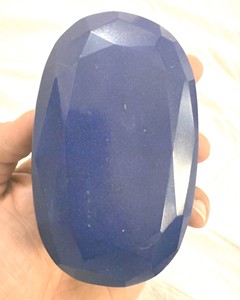 Zafiro Azul Calefactado, Corte Esmeralda Ovalado, Facetado, 5000 Ct, Gema Suelta, Azul Intenso, Gran Tamaño, Piedra Preciosa Pulida - Product Image 1