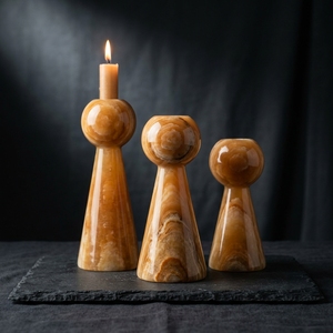 Ensemble de 3 bougeoirs en onyx naturel en forme de sablier, faits à la main, à hauteur graduée, support de bougie en pierre, vente en gros, logo personnalisé - Product Image 5
