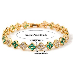 Elegante pulsera de tenis con diseño floral de moissanita y piedras multicolor en acabado dorado, una joya perfecta y elegante para mujeres. - Product Image 3
