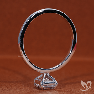 Anillo de Diamante Cultivado en Laboratorio con Corte Asscher de 1 Quilate, Certificado por IGI |   Anillo de Compromiso Solitario en Oro Blanco de 18K - Product Image 3