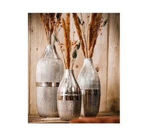 Florero de Aluminio Elegante de Marca Privada, Diseño Decorativo para Flores Frescas y Decoración del Hogar - Product Image 1
