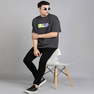 เสื้อยืดคอตตอนย้อนยุคแบบเปิดไหล่ น้ำหนัก 230 กรัม สำหรับผู้ชายและผู้หญิง แขนสั้น ทรงหลวม สวมใส่เป็นเสื้อนอก ลายเรียบ - Product Image 4