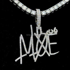 Pendentif classique nom monocouche glacé en argent sterling 925 plaqué blanc pendentif diamants Moissanite taille ronde - Product Image 4