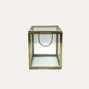 Boîte à bijoux minimaliste en métal, forme cube avec couvercle, facile à transporter, faite à la main, boîte en verre encadrée couleur or et bacs, articles cadeaux - Product Image 2