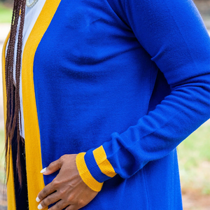 Cardigan long en laine/cachemire bleu roi et or SGRho, tricoté pour l'hiver, avec poches et poignets rayés, design royal à ouverture frontale - Product Image 2