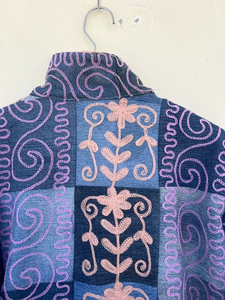 Chaqueta Kimono Suzani de Terciopelo 100% Algodón Hecha a Mano |   Edredón Transpirable y Ecológico de Otoño/Invierno, de Secado Rápido, con Cuello Redondo y Diseño Bohemio - Product Image 2