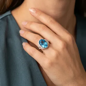 Bague élégante en or 14 carats pour femme, bijoux modernes en or jaune, idéale pour mariage et soirée, bague tendance pour femme, fournisseur en gros - Product Image 1