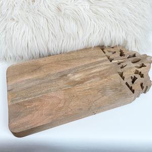 Tabla de Cortar de Madera de Pino Rústica, Diseño Rectangular Largo, Patrón Tallado a Mano, Superficie Duradera, Apta para Alimentos, Tabla de Servir para Cocina - Product Image 6