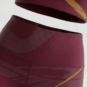 Conjunto de Yoga con Estampado de Sublimación Personalizado para Mujer, Bra Deportivo y Pantalones Cortos sin Costuras, Color Personalizado, Antibacteriano, para Gimnasio, Entrenamiento y Fitness - Product Image 5