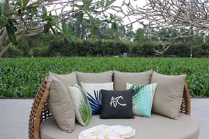 Chaise longue de luxe MONICA pour l'extérieur, lit de repos rond pour se détendre au bord de la piscine - Product Image 2