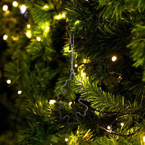 Handcrafted Metal Oak Leaf Hanging <b>Ornament</b> Holiday Christmas <b>Tree</b> <b>Ornament</b> - Product Image 6