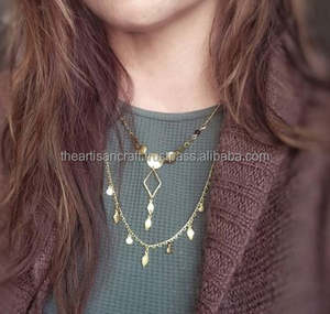 Collier en Y ou Lariat en laiton martelé fait à la main avec un design délicat en forme d'oeil de tigre et des fonctionnalités au toucher réel par Artisan Craft - Product Image 4