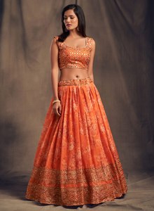 Robe de demoiselle d'honneur pour femme, en organza à imprimé floral orange Zari, sans manches, taille naturelle, coupe évasée, longueur au sol - Product Image 3