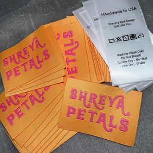 Etiquetas tejidas bordadas personalizadas para prendas con borde cortado a láser, forma rectangular, material de tela, lavable, tipo de costura - Product Image 5