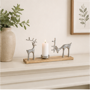 Candelabro de reno hecho a mano en aluminio plateado con base de madera de mango natural, centro de mesa navideño de lujo y festivo. - Product Image 6