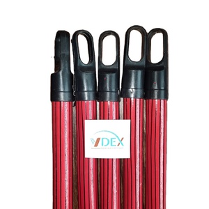 Manche de balai en PVC imitation bois, promotionnel, couleur rouge, écologique et durable pour usage domestique, de VDEX Vietnam - Product Image 1