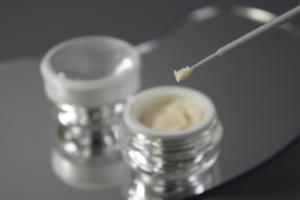 15g Mild UV <b>Eyelash</b> <b>Glue</b> <b>Remover</b> Cream High Efficiency <b>Eyelash</b> <b>Glue</b> <b>Remover</b> - Product Image 6