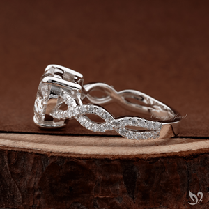 Anillo de diamante cultivado en laboratorio con forma de corazón de 3 quilates, banda retorcida con pavé, certificado IGI, oro blanco de 10 quilates, anillo de aniversario. - Product Image 2