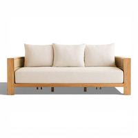 Moderner Outdoor-Sessel mit Beigem Kissen Massives Teakholz Minimalistisches Design Wetterbeständige Gartenmöbel