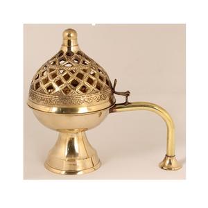 Quemador de Incienso Redondo de Latón Chapado en Oro con Diseño Floral para Decoración de Mesa en Fiestas de Cumpleaños - Product Image 1