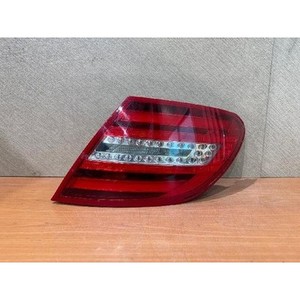 Luz Trasera Derecha Usada Clase C 2048202764 - Product Image 1