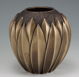 Chic speckled silver cone vases resting on natural rustic wooden bases, available at wholesale prices. - Product Image 6