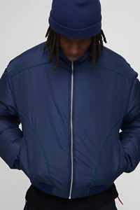 Chaqueta Acolchada Azul Marino para Hombre, de Moda, con Cuello Alto, Cierre de Cremallera, Logotipo Bordado, Resistente al Viento, Relleno Grueso de Poliéster - Product Image 3