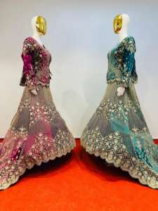 Lehenga de terciopelo real con Top corto, trabajo pesado, rastro largo y piedras Jarkan Trending Mahamantra Bridal Ensemble - Product Image 2