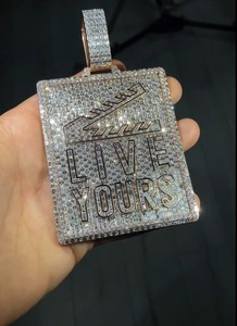 จี้เพชรทรงสี่เหลี่ยมแบบกำหนดเอง สร้อยคอประดับเพชรโมอิสซาไนต์ ดีไซน์ฮิปฮอป ประดับเพชรแบบไมโครเพฟ เงินแท้ 925  พร้อมใบรับรอง GRA - Product Image 2